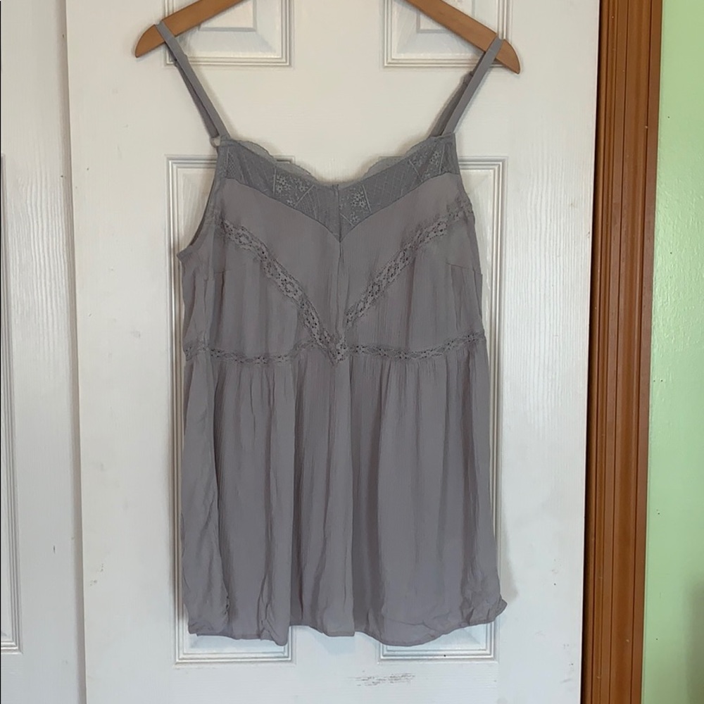 Torrid gray tank top size 00 equivalent to size 10